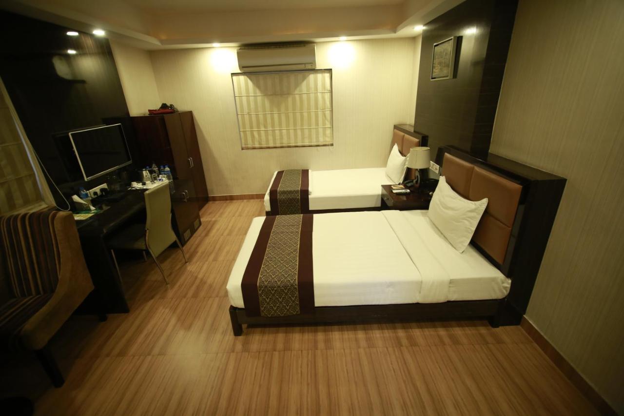 Hotel Comfotel Calcutta Exteriör bild