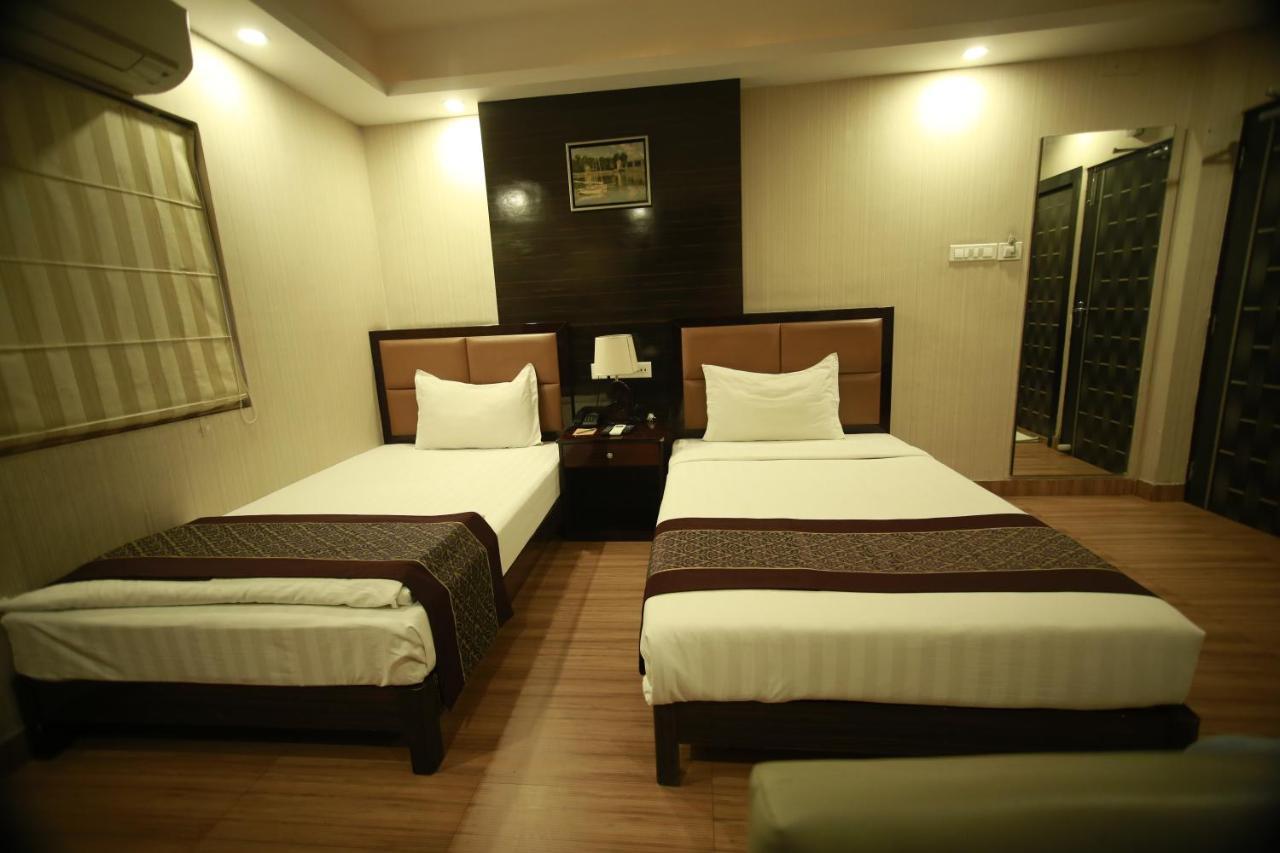 Hotel Comfotel Calcutta Exteriör bild