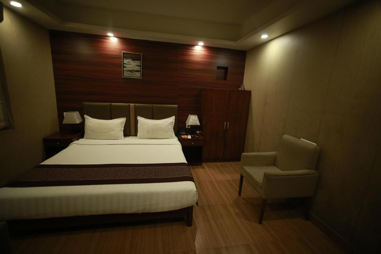 Hotel Comfotel Calcutta Exteriör bild