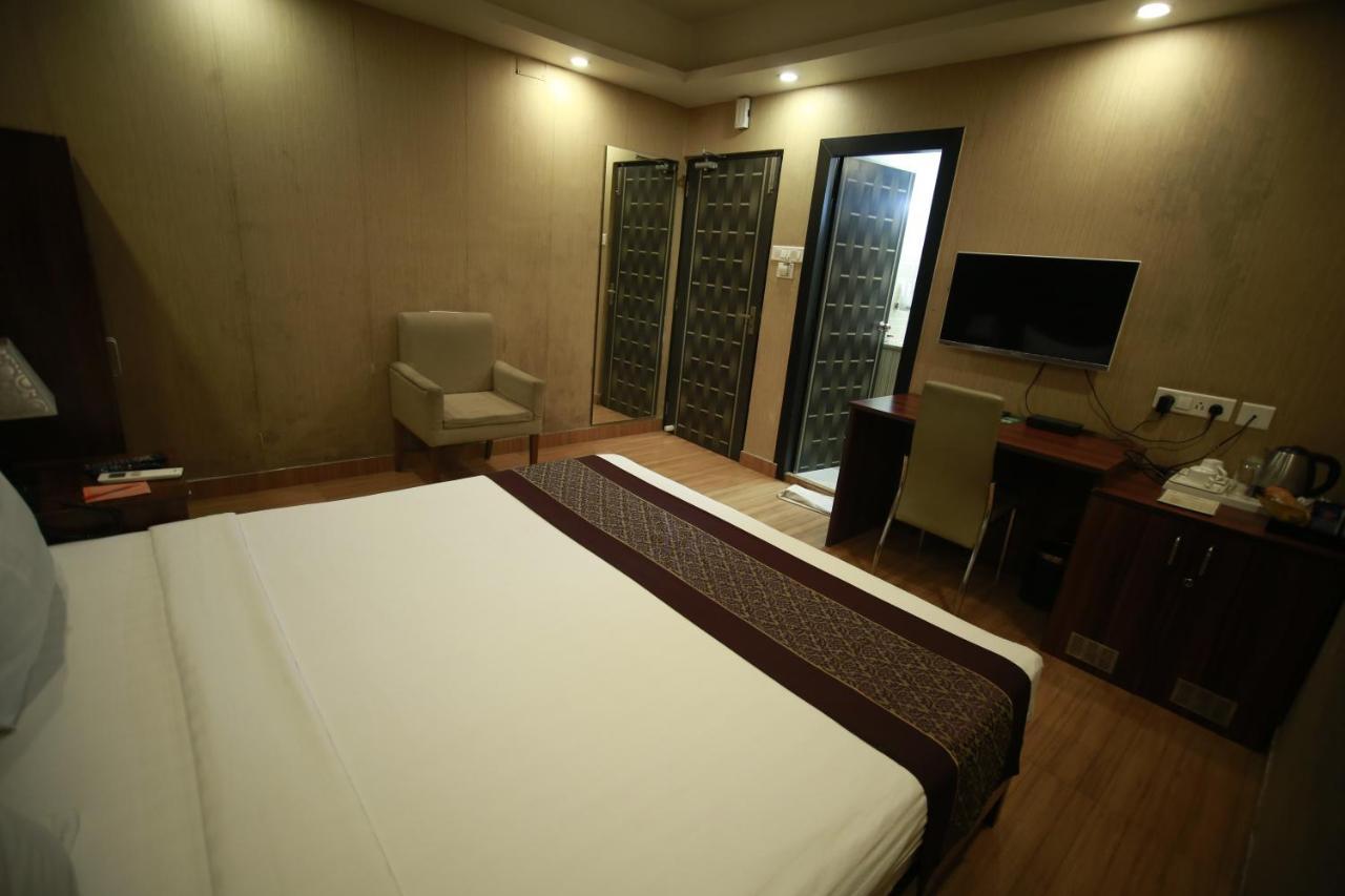 Hotel Comfotel Calcutta Exteriör bild
